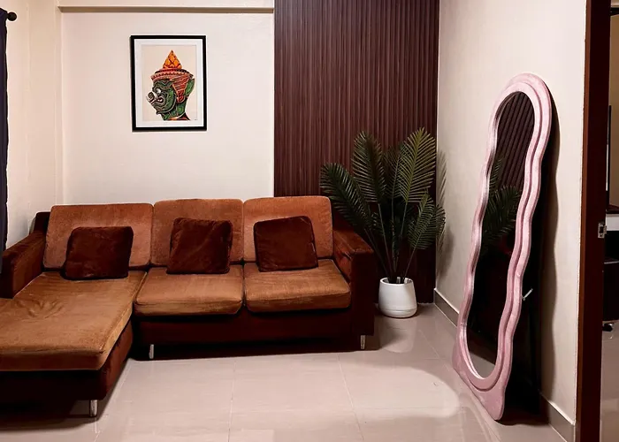 Monument Hotel 3*